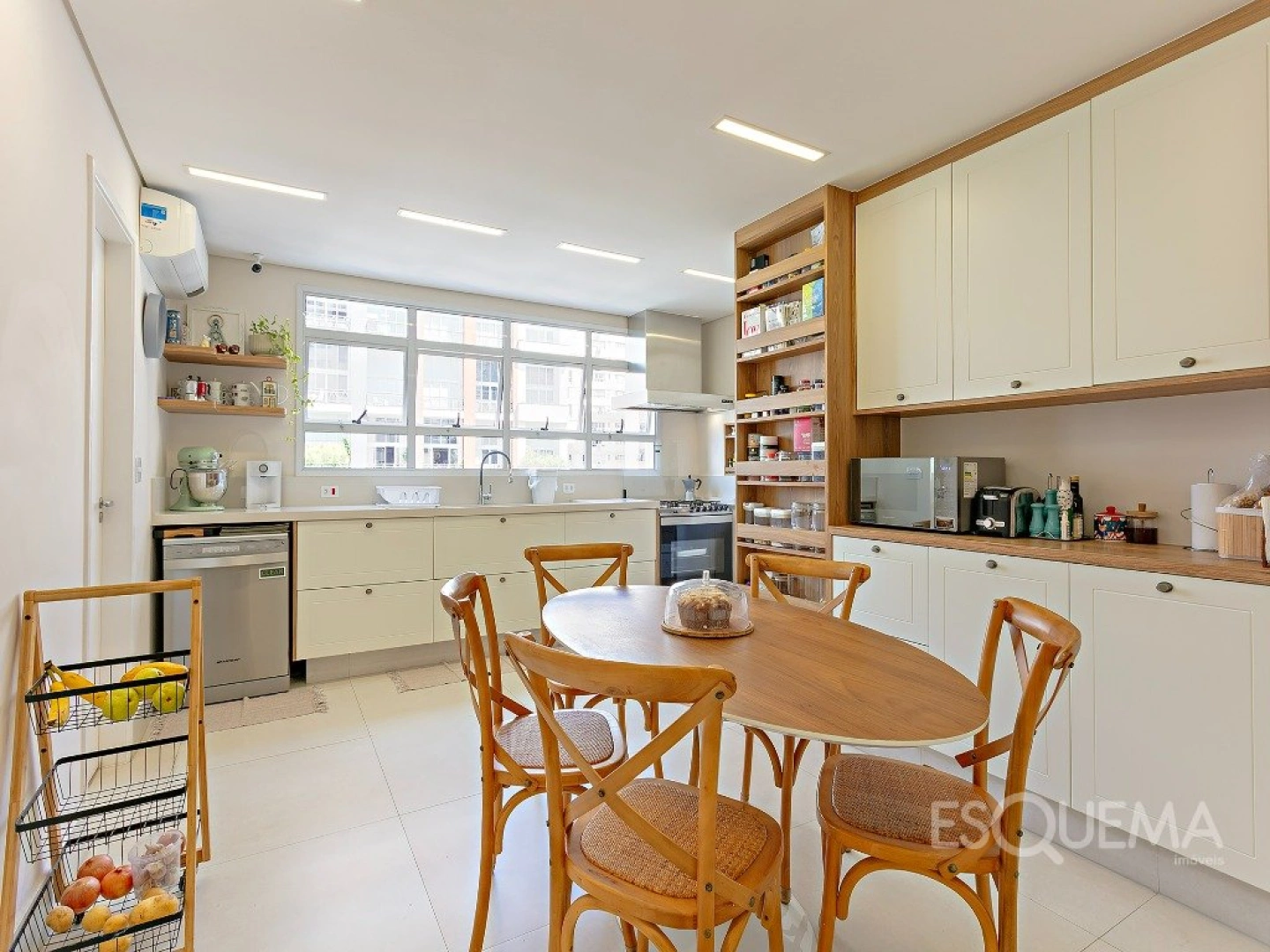 Apartamento reformado, espaçoso e com lazer, no Itaim Bibi - Imagem 9