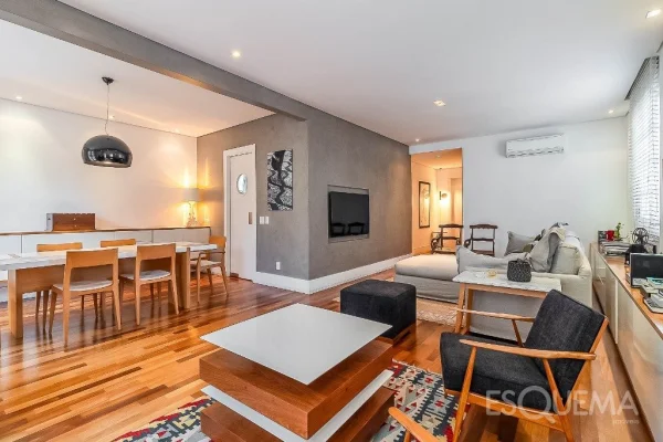 Apartamento reformado e iluminado em edifício Lindenberg