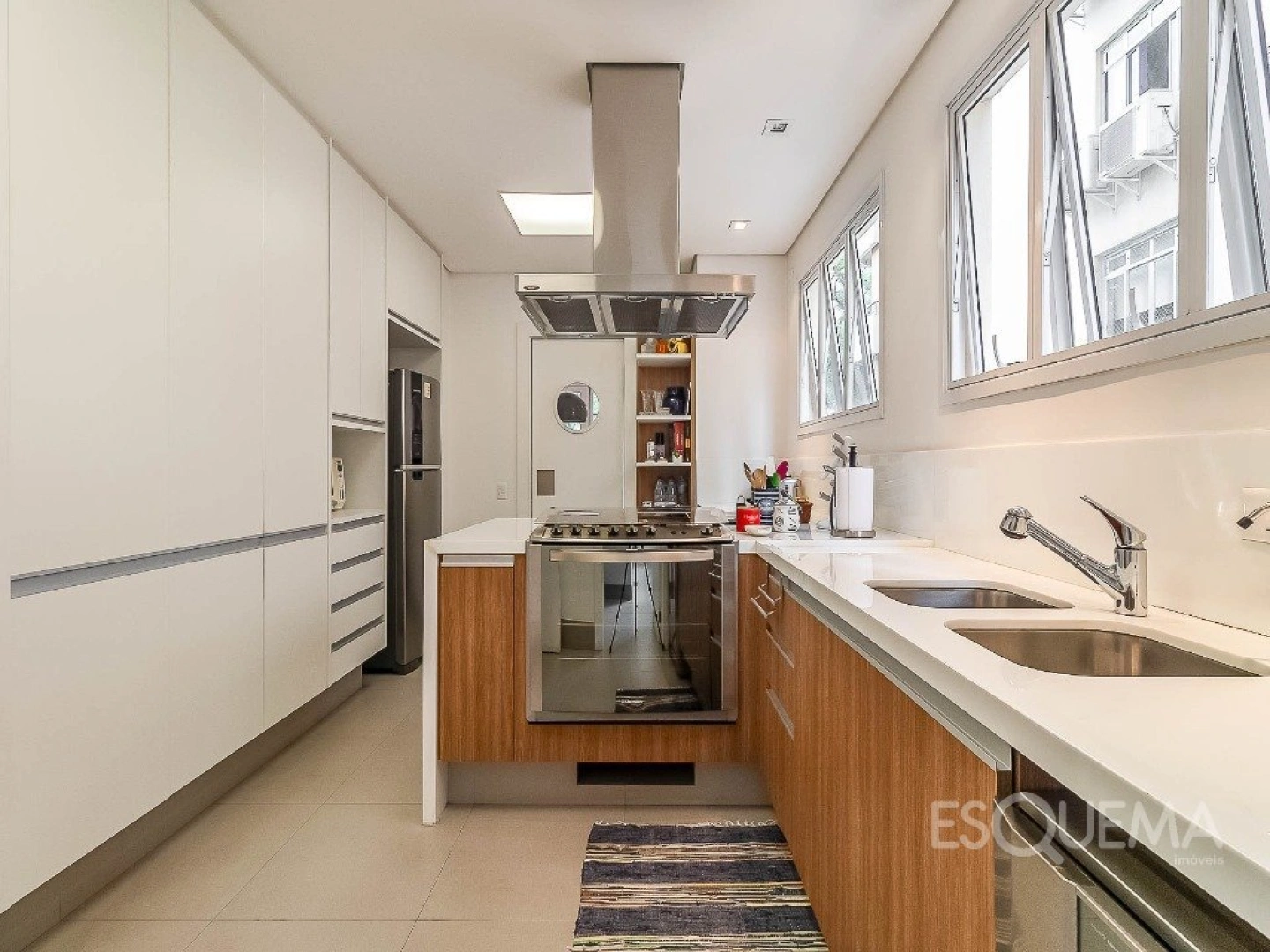 Apartamento reformado e iluminado em edifício Lindenberg - Imagem 8
