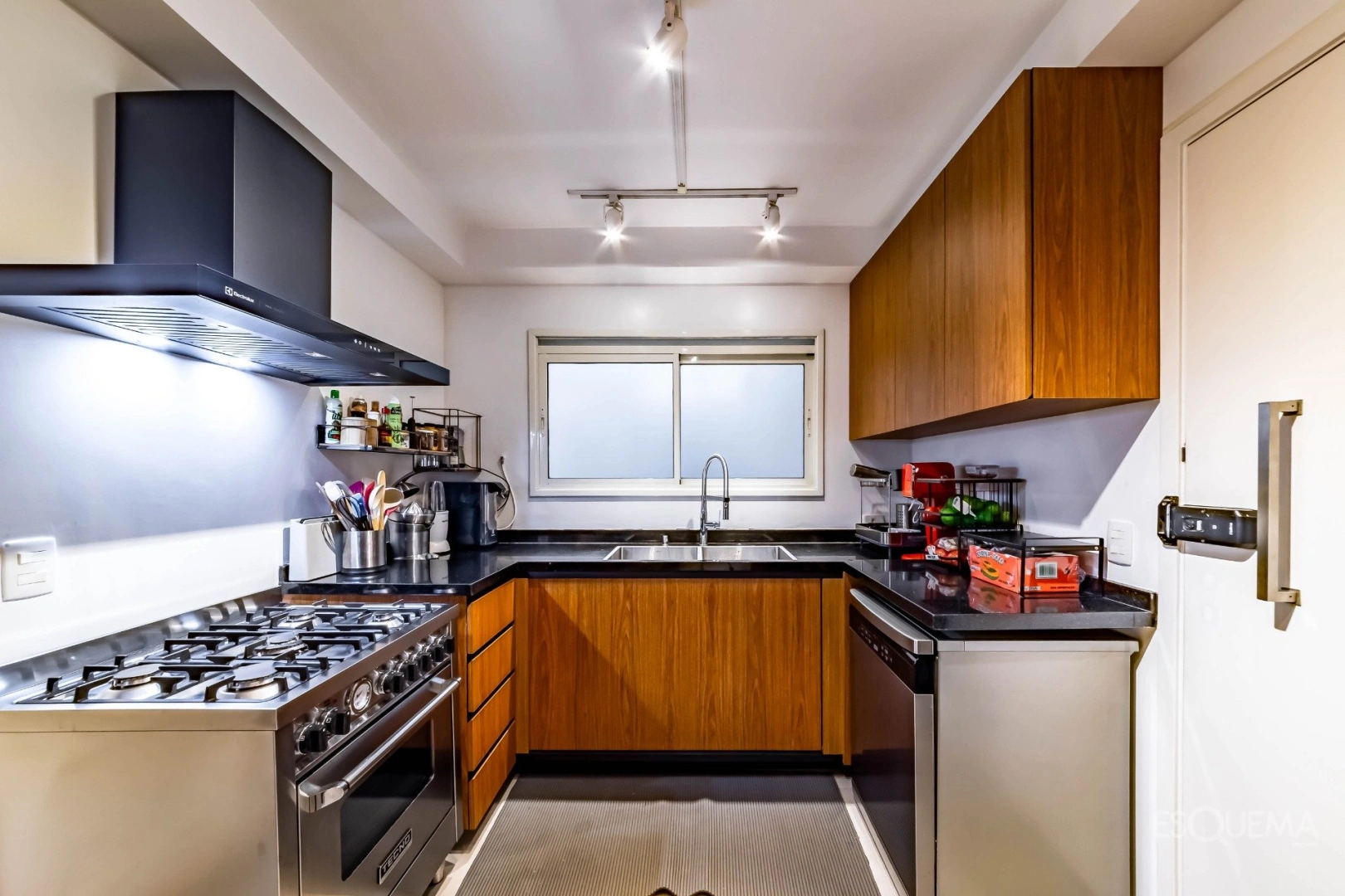 Apartamento novo, com planta ampla e luz natural no Alto de Pinheiros - Imagem 11