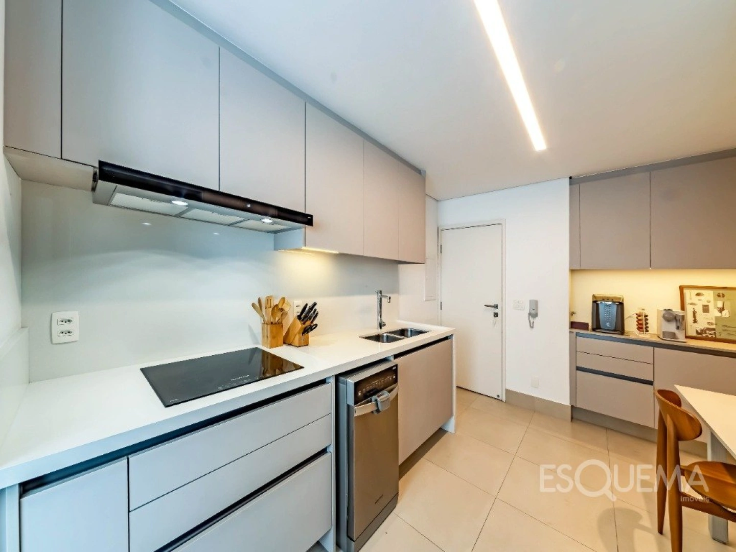 Apartamento reformado e iluminado em edifício com lazer no Jardim Paulista - Imagem 6