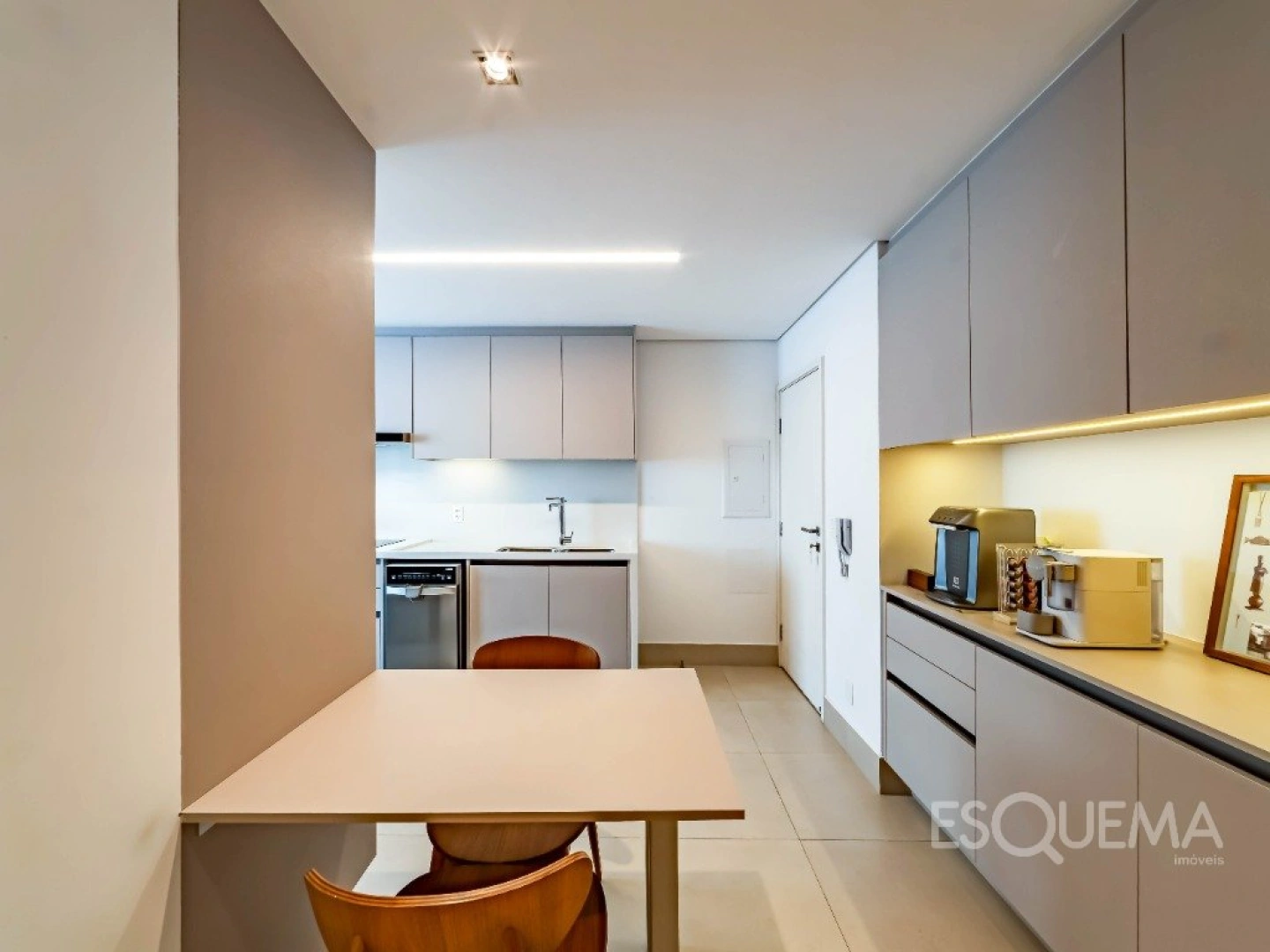 Apartamento reformado e iluminado em edifício com lazer no Jardim Paulista - Imagem 7
