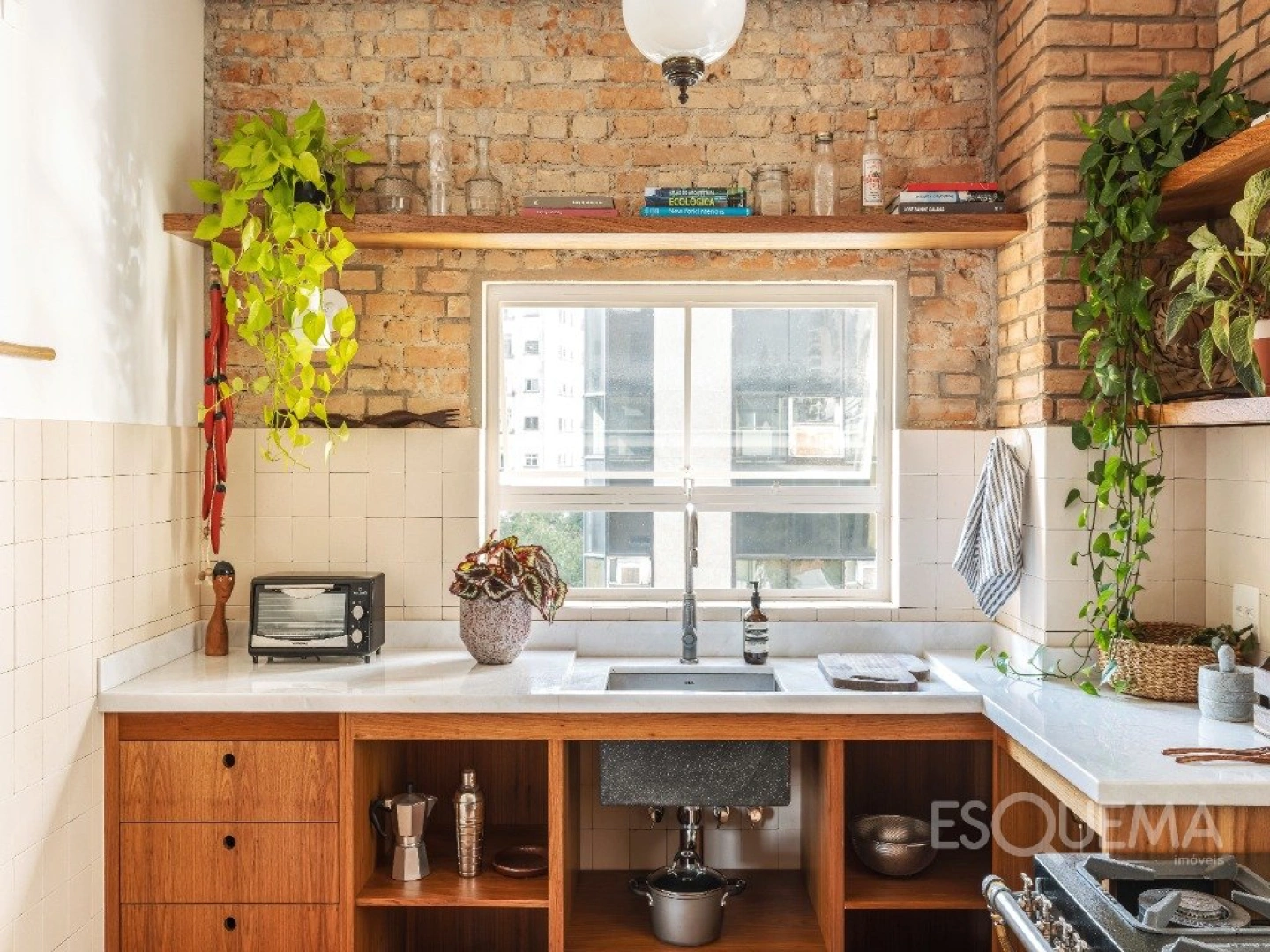 Apartamento iluminado com pé-direito alto e vista para o verde em Higienópolis - Imagem 6