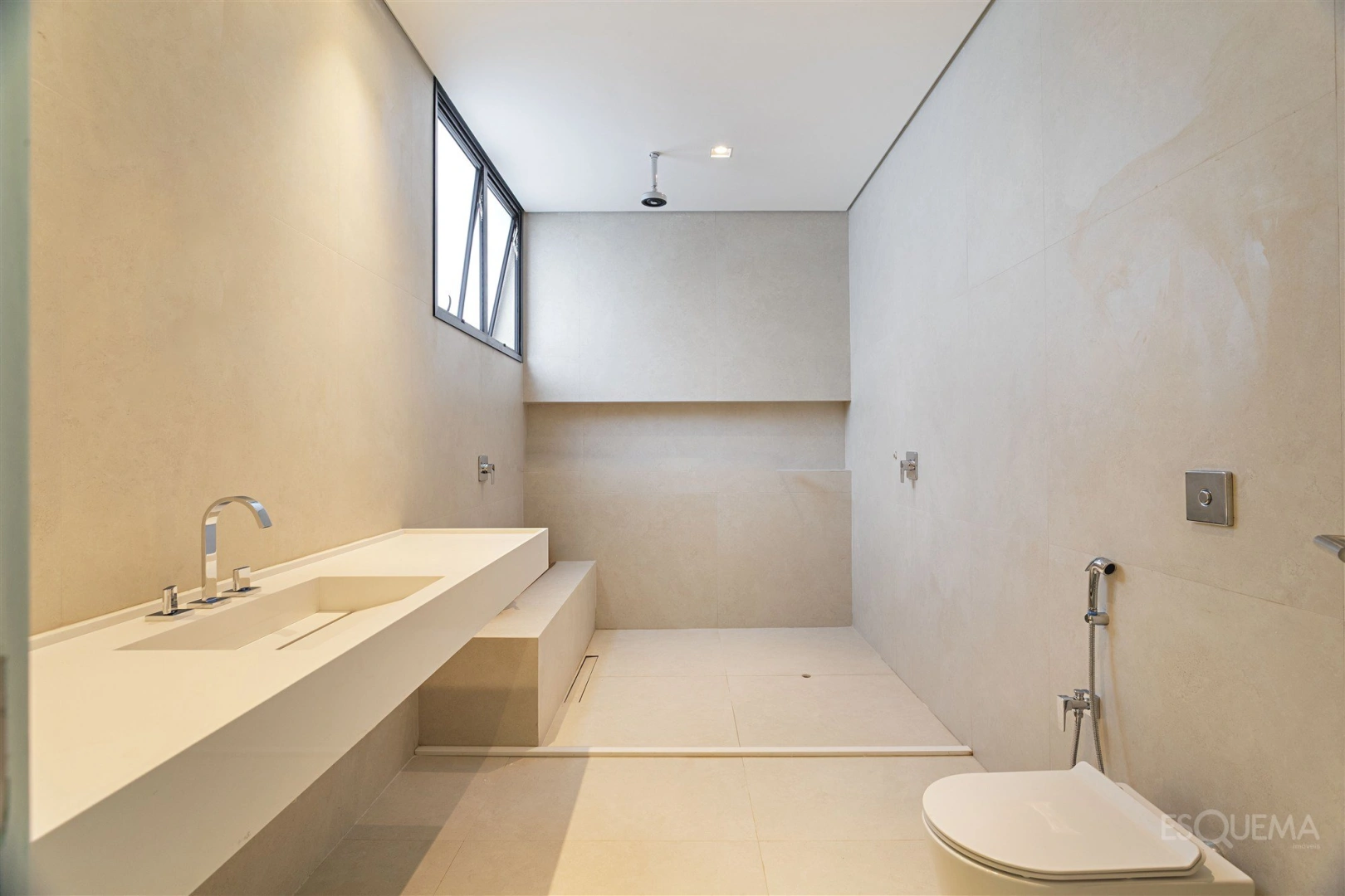 Casa contemporânea em rua fechada - Imagem 13