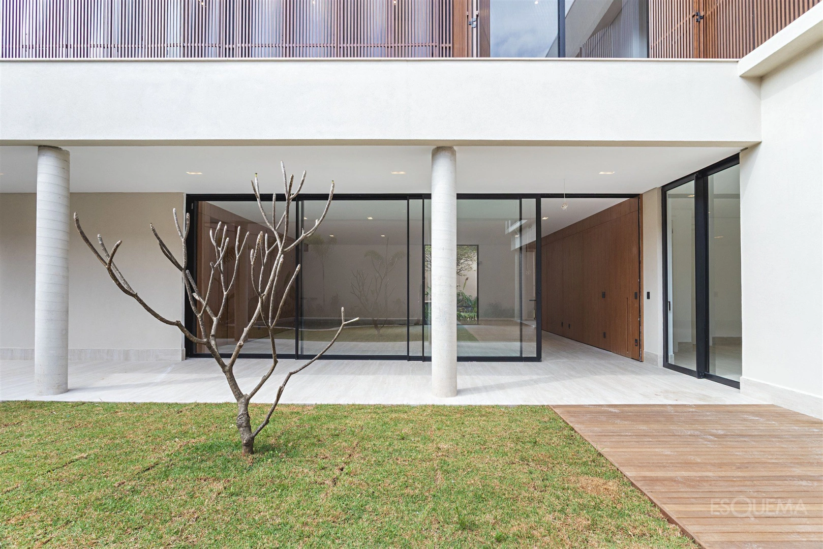 Casa contemporânea em rua fechada - Imagem 15