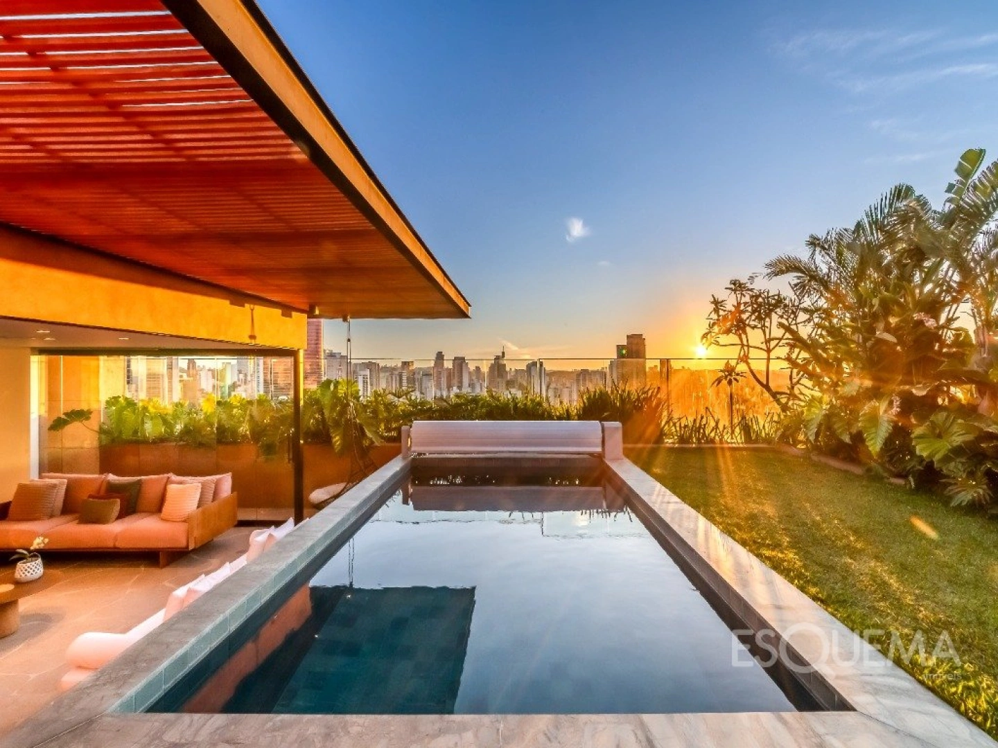 Cobertura com piscina no terraço, vista aberta e projeto autoral na Vila Madalena - Imagem 1
