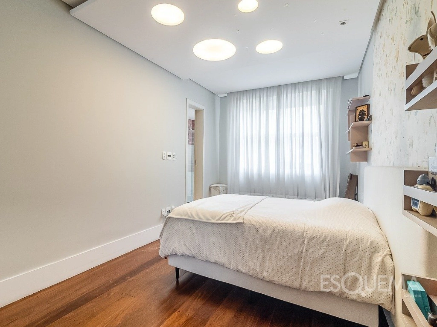 Apartamento amplo, reformado e ensolarado em localização especial de Higienópolis - Imagem 14
