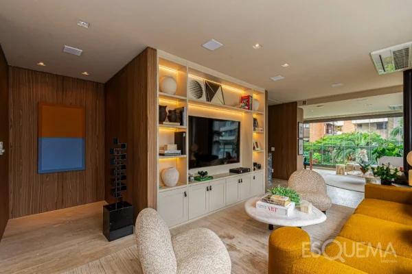 Apartamento com projeto de João Armentano e Raquel Silveira no Jardim Paulista