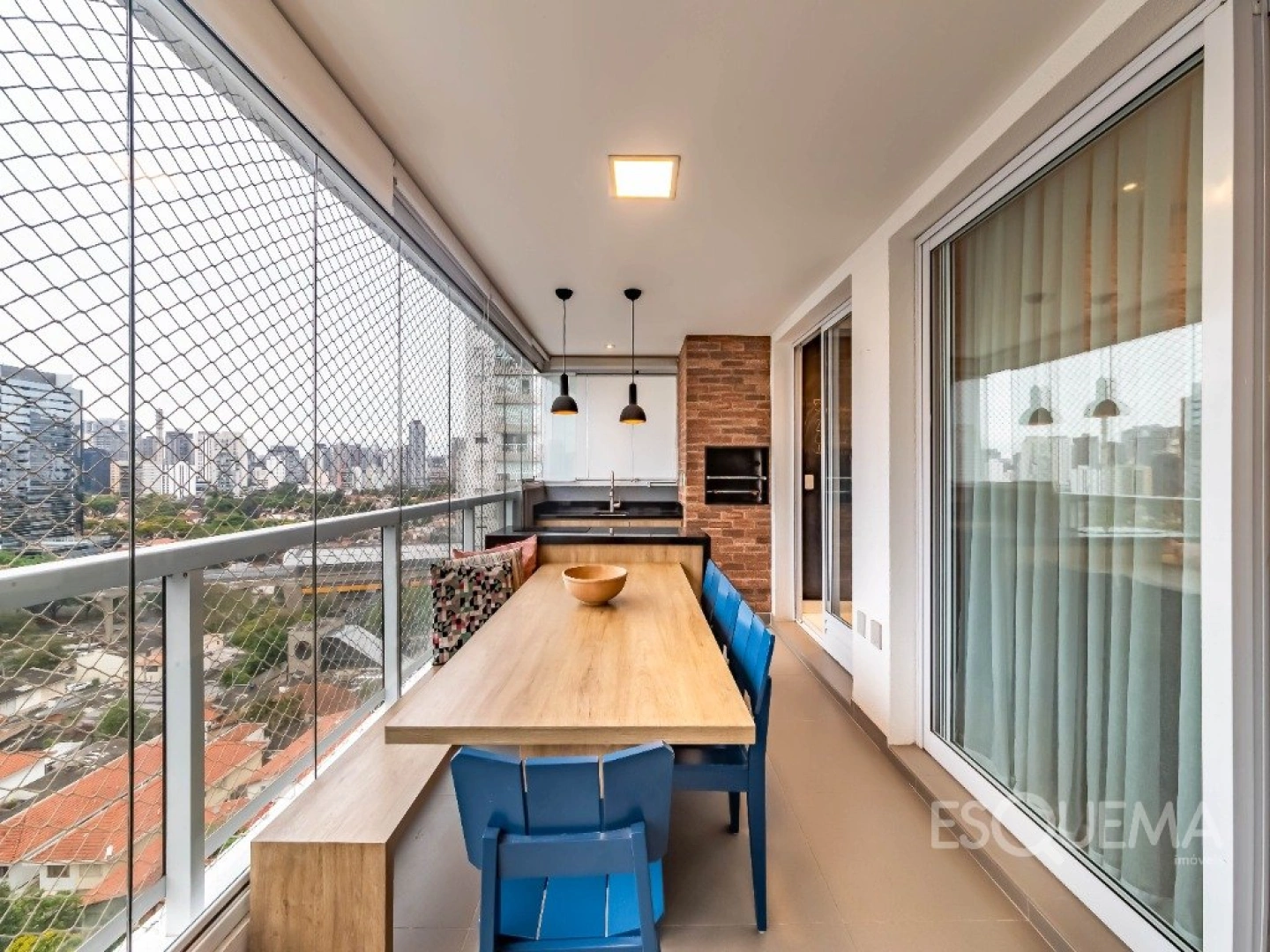 Apartamento mobiliado com duas varandas, marcenaria personalizada e luz natural, no Brooklin - Imagem 11
