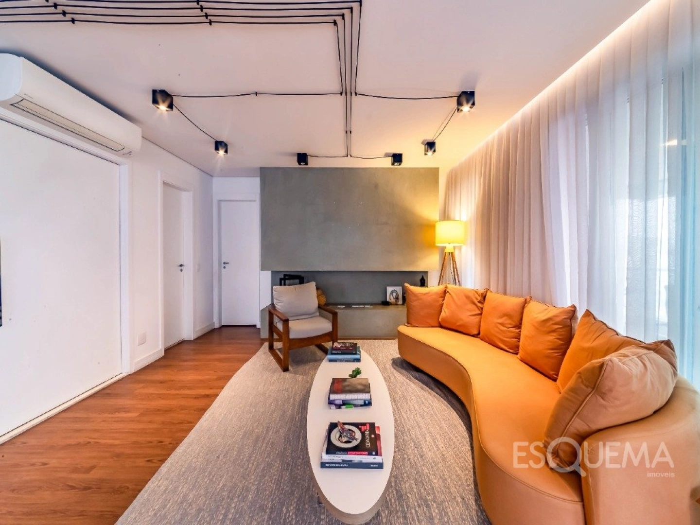 Apartamento mobiliado com duas varandas, marcenaria personalizada e luz natural, no Brooklin - Imagem 3