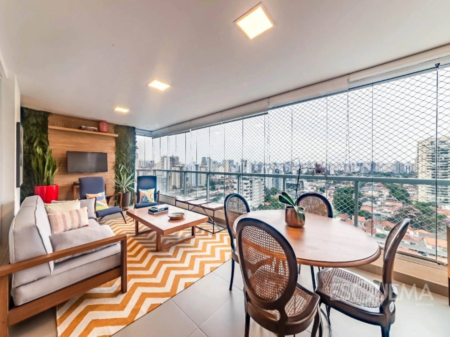 Apartamento mobiliado com duas varandas, marcenaria personalizada e luz natural, no Brooklin - Imagem 7