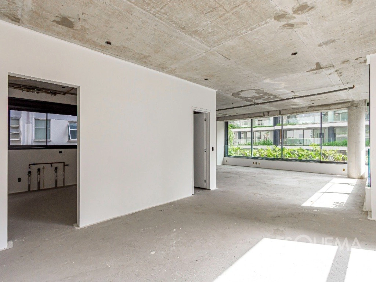 Apartamento com 3 suítes, elevador privativo e arquitetura contemporânea - Imagem 12