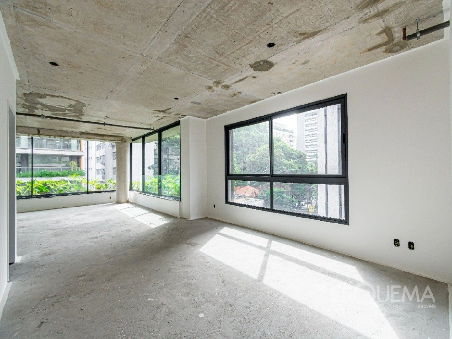 Apartamento com 3 suítes, elevador privativo e proposta contemporânea - Imagem 11