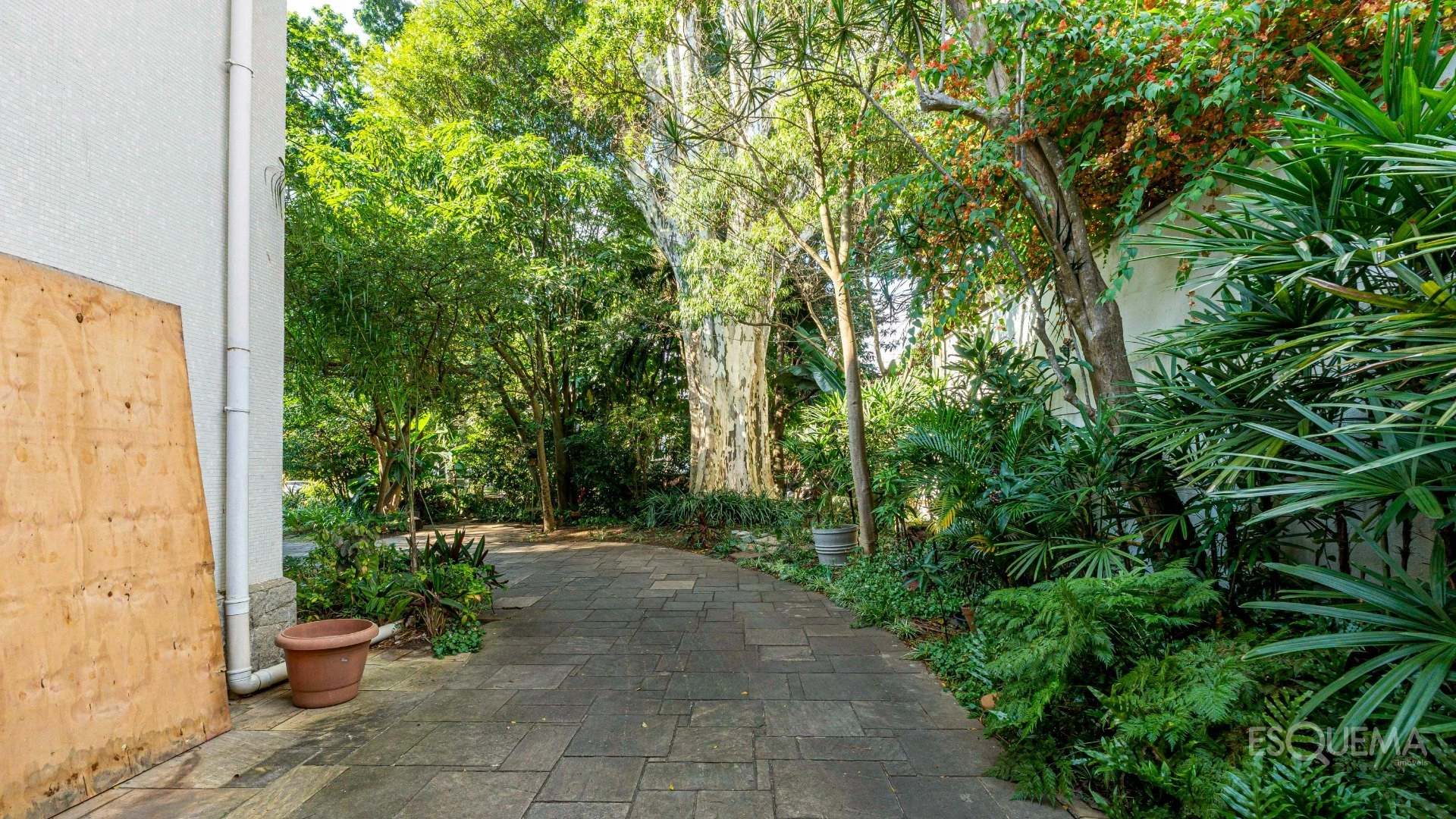 Casa com amplo terreno ao lado do Parque Ibirapuera - Imagem 11