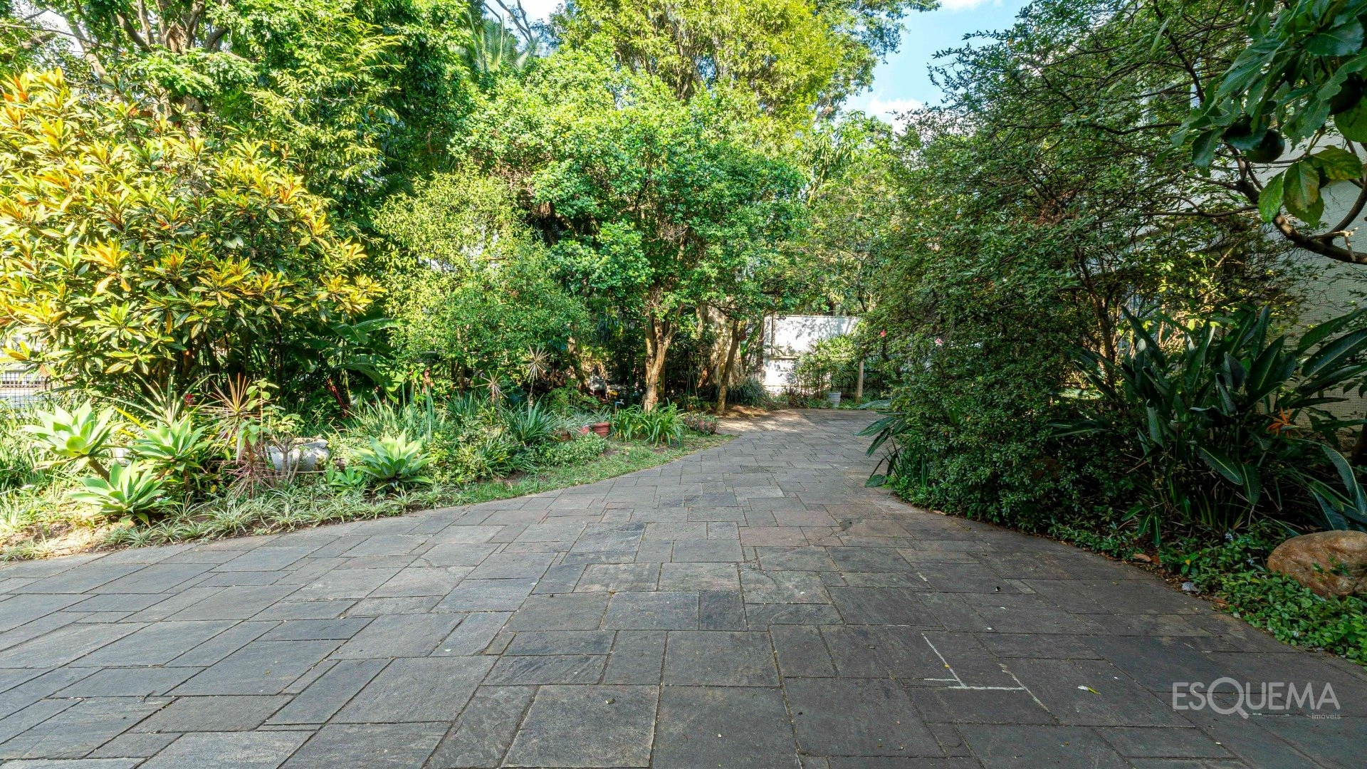 Casa com amplo terreno ao lado do Parque Ibirapuera - Imagem 6