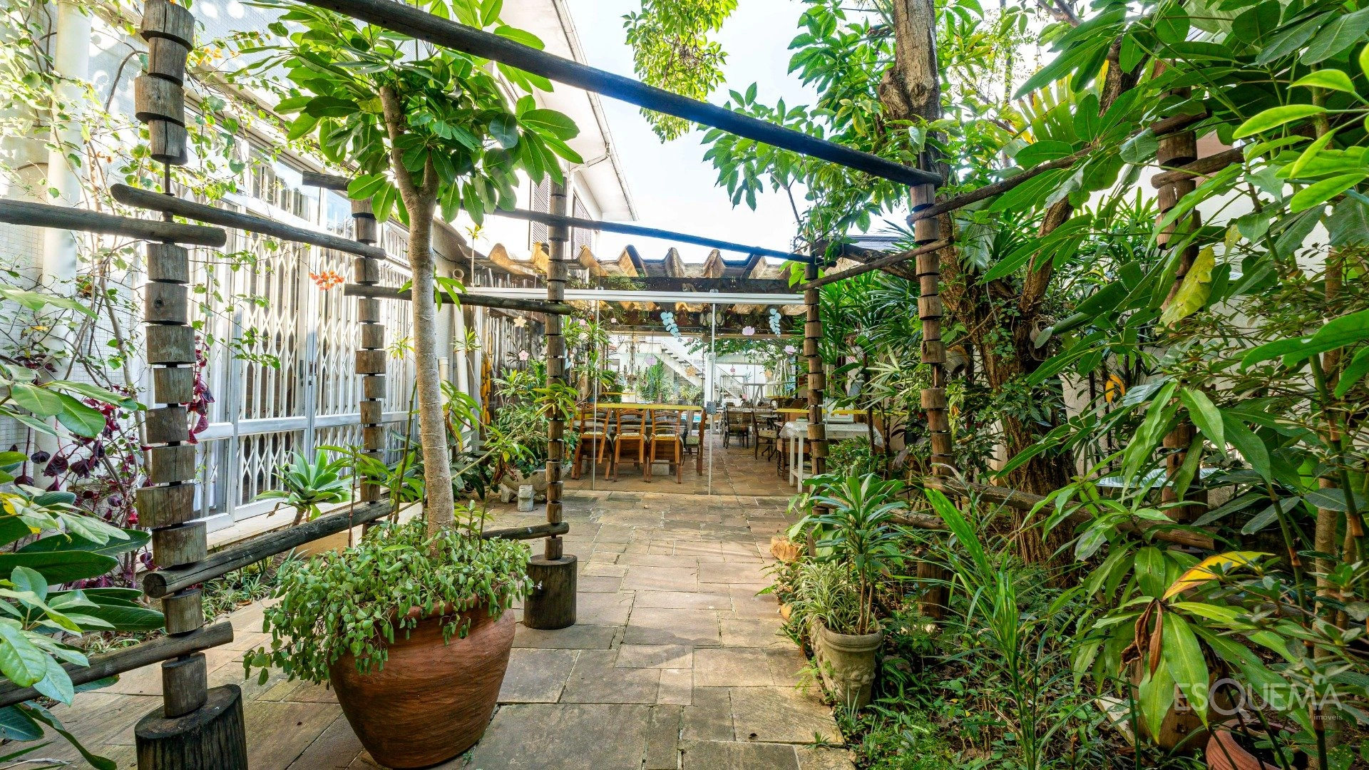 Casa com amplo terreno ao lado do Parque Ibirapuera - Imagem 8