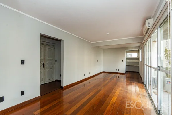 Apartamento com 3 vagas no coração do Itaim Bibi