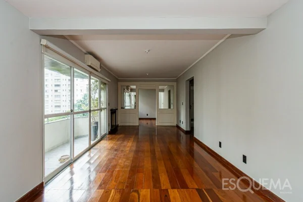 Apartamento com 3 vagas no coração do Itaim Bibi