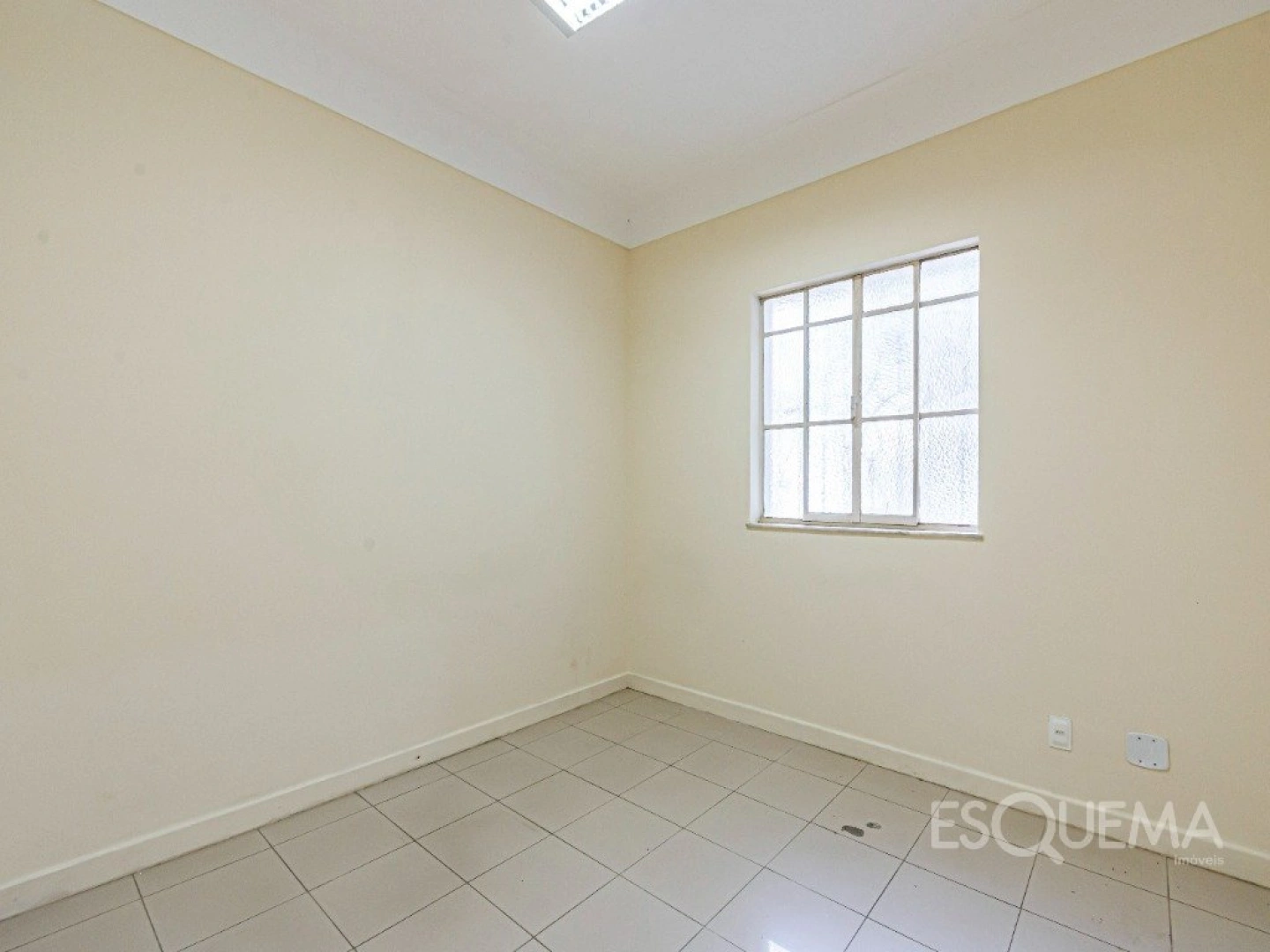 Casa para reforma em ótima localização - Imagem 13