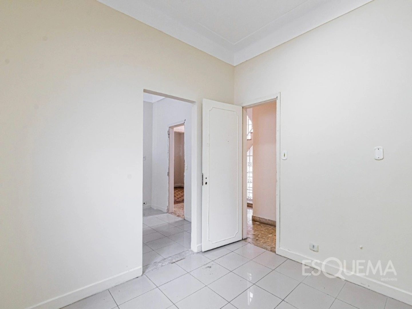Casa para reforma em ótima localização - Imagem 14