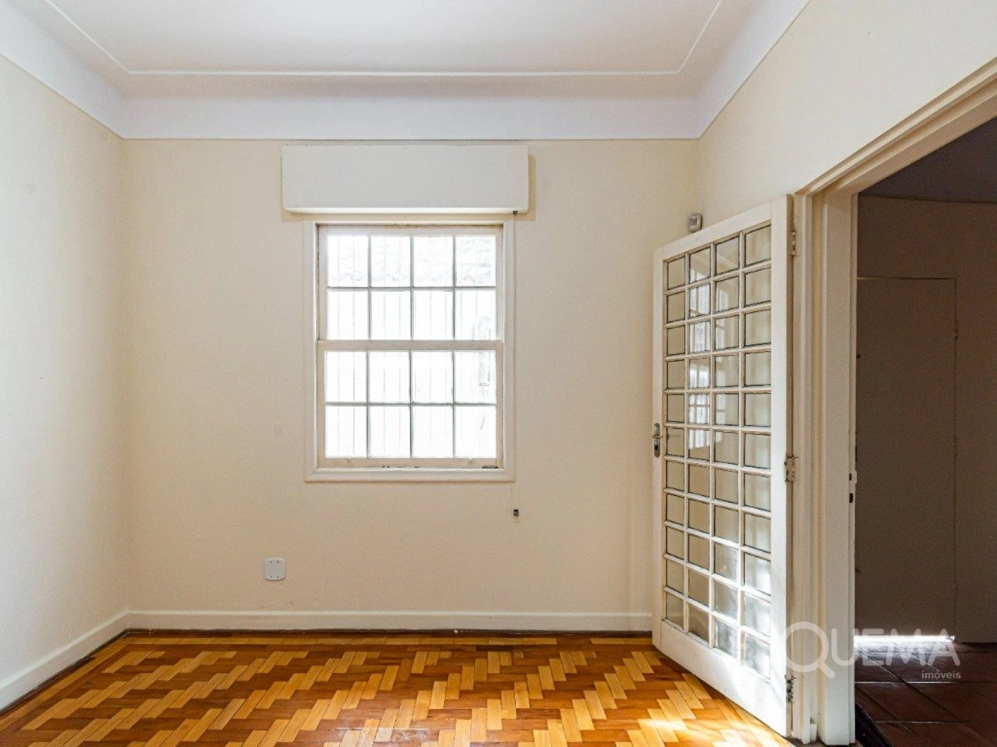 Casa para reforma em ótima localização - Imagem 9