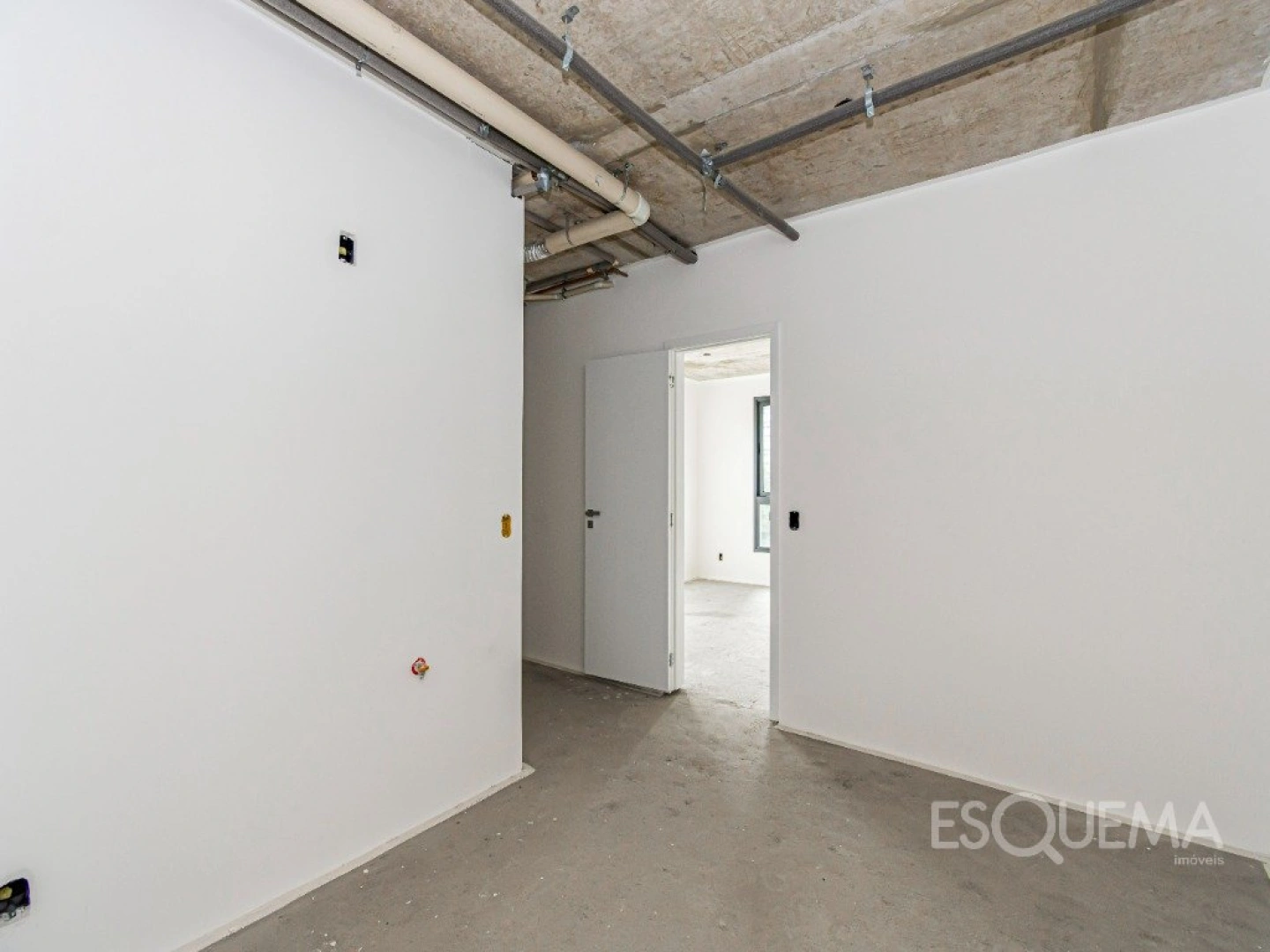 Penthouse duplex em condomínio contemporâneo de arquitetura minimalista - Imagem 15