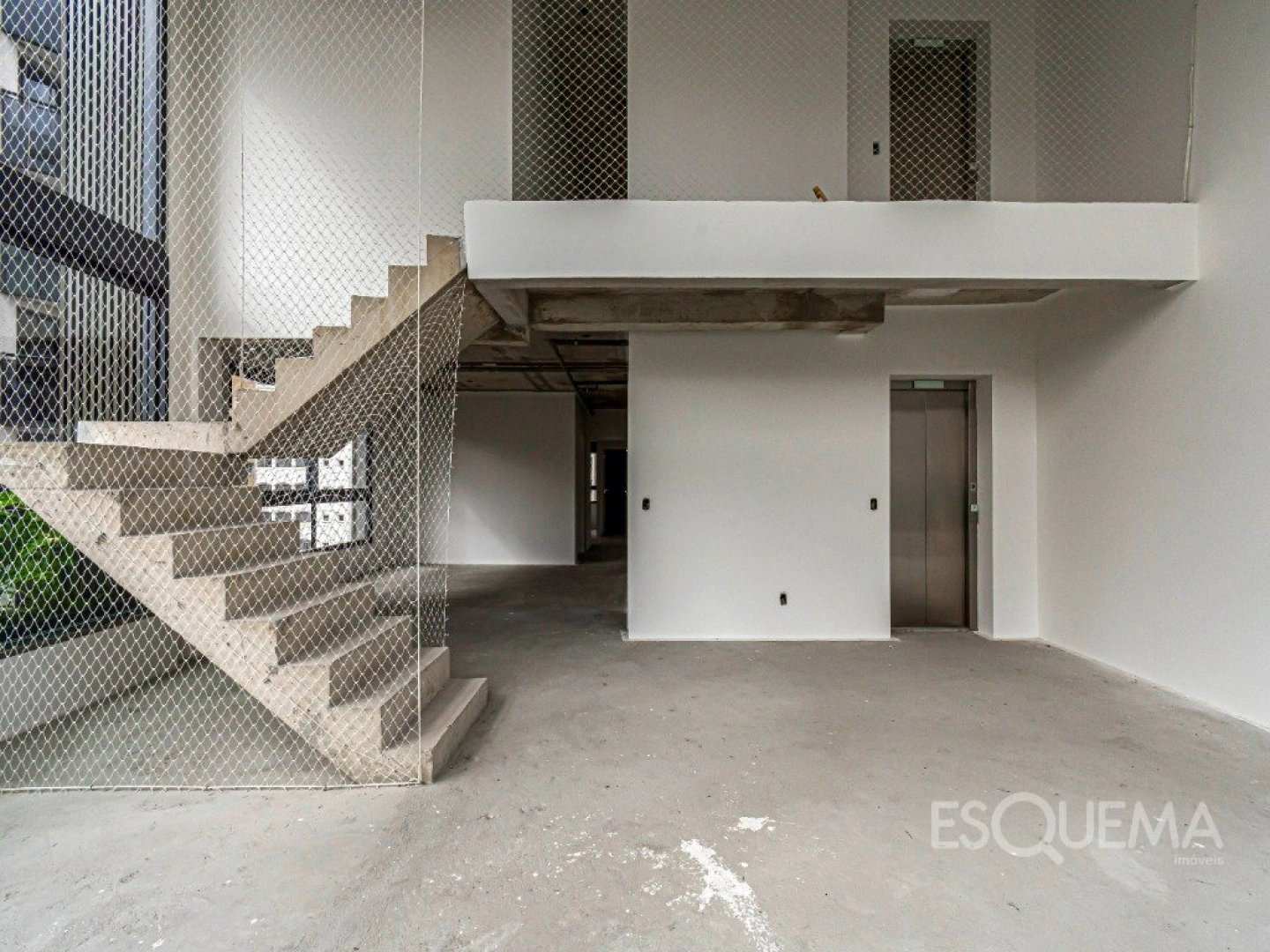 Apartamento duplex em condomínio de luxo, arquitetura minimalista e apenas 8 andares - Imagem 15