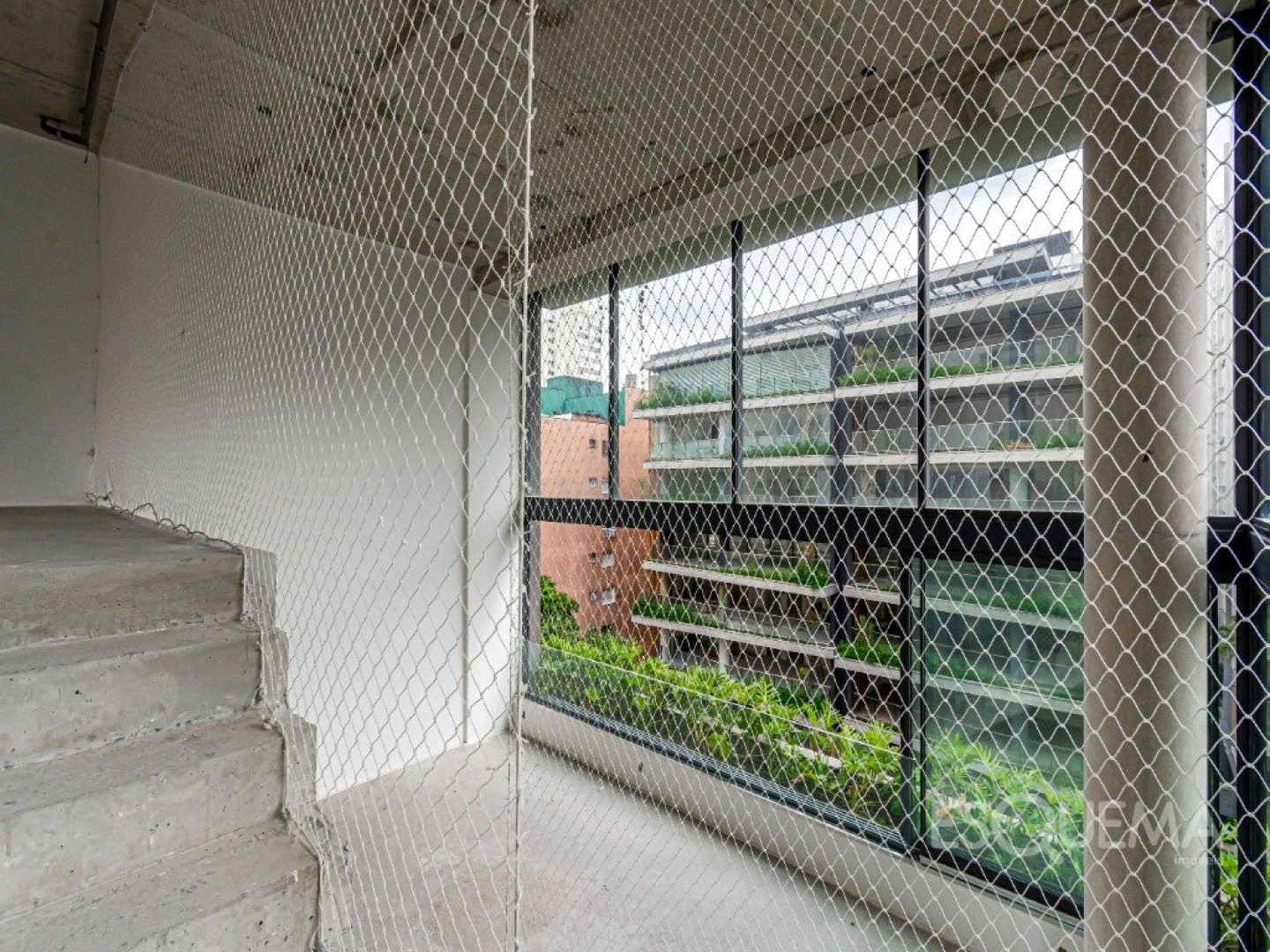 Cobertura triplex em condomínio contemporâneo de arquitetura minimalista - Imagem 12