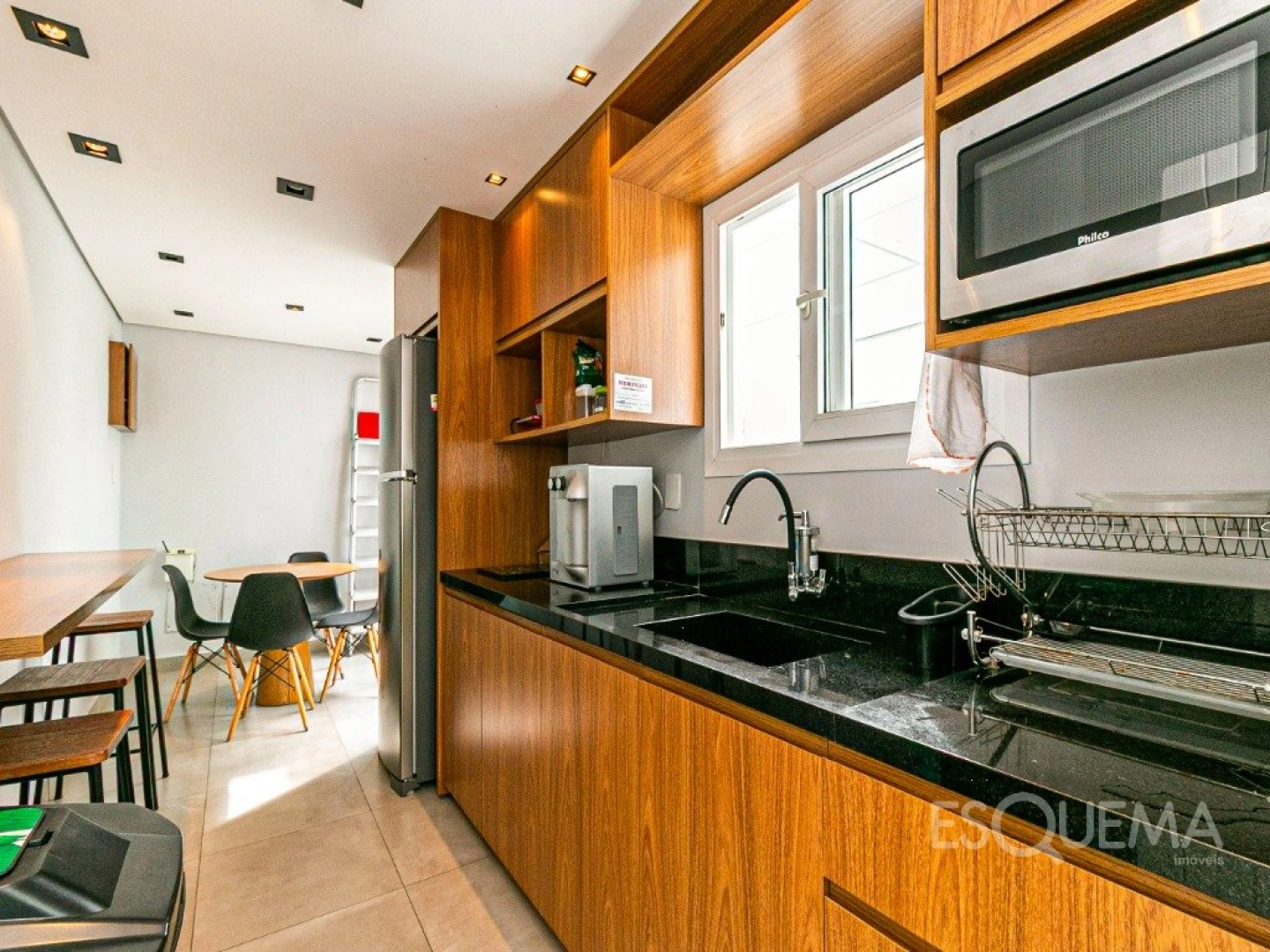 Casa Comercial com arquitetura moderna - Imagem 12