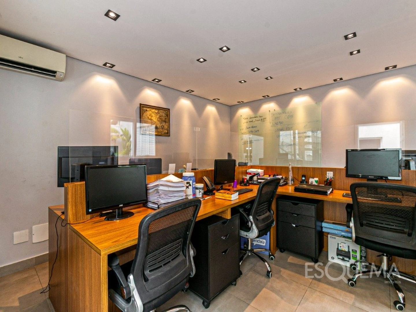 Casa Comercial com arquitetura moderna - Imagem 14