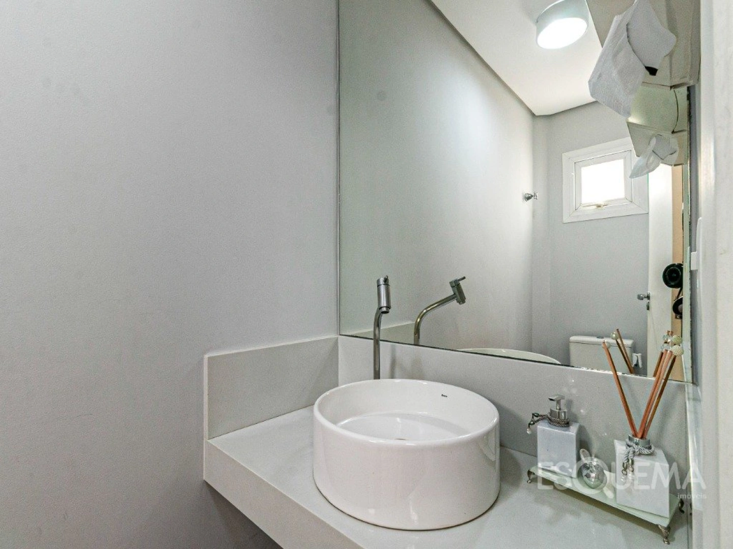 Casa Comercial com arquitetura moderna - Imagem 15