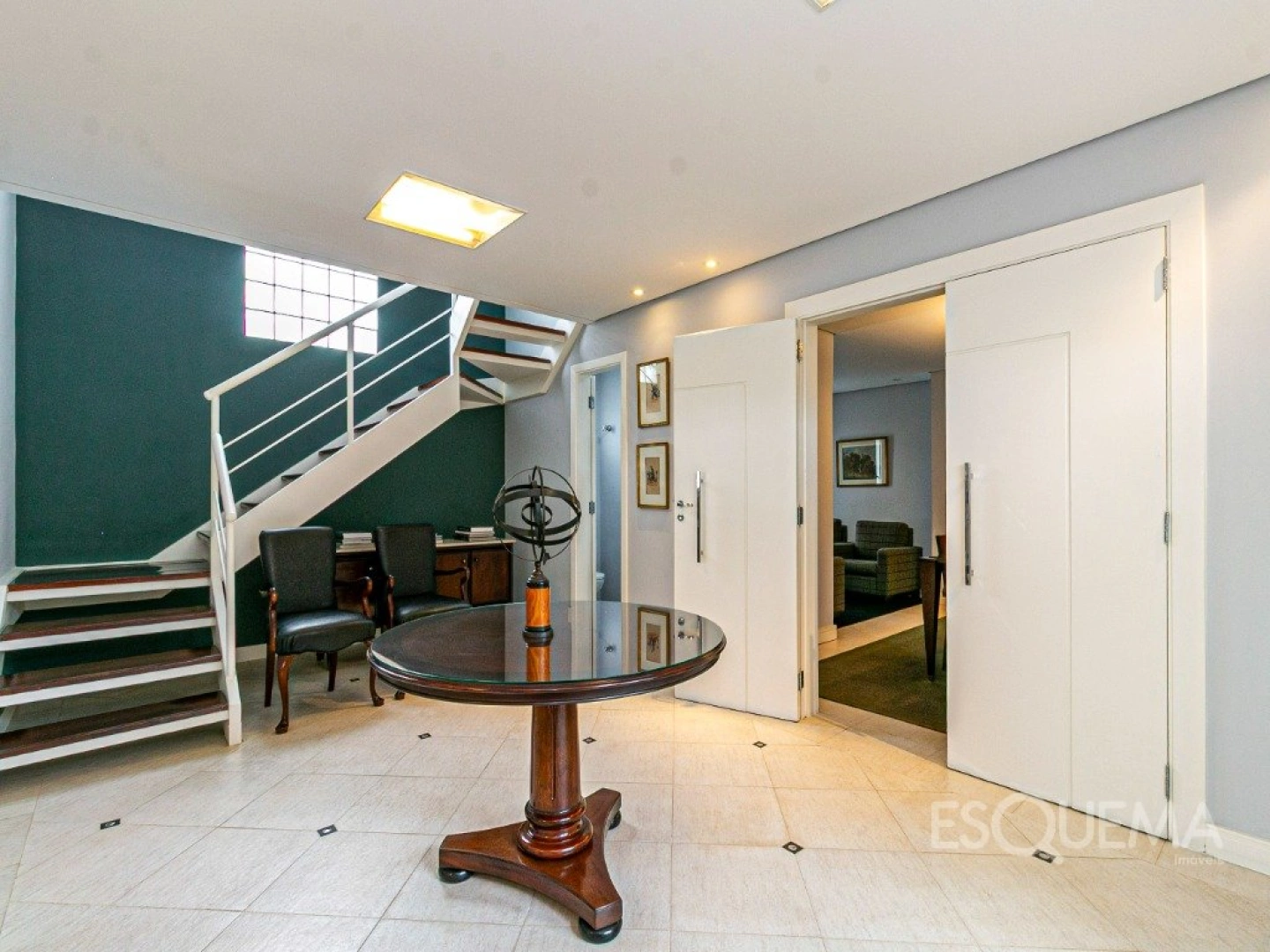 Casa Comercial com arquitetura moderna - Imagem 2