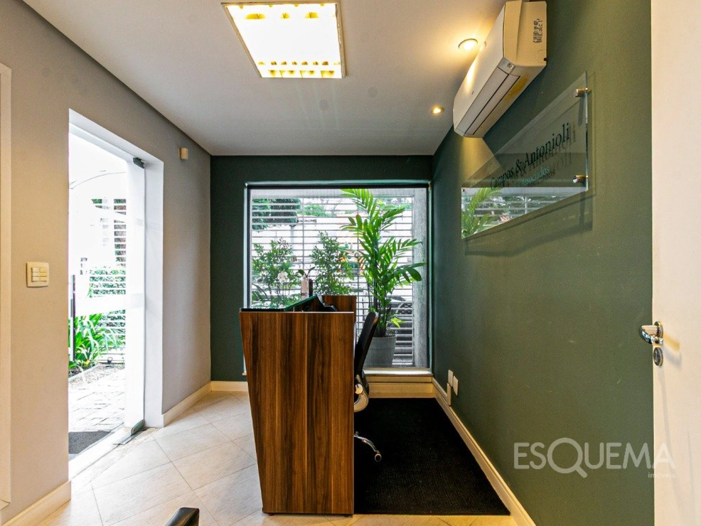 Casa Comercial com arquitetura moderna - Imagem 3