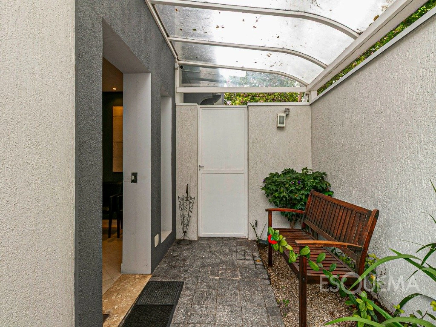 Casa Comercial com arquitetura moderna - Imagem 4