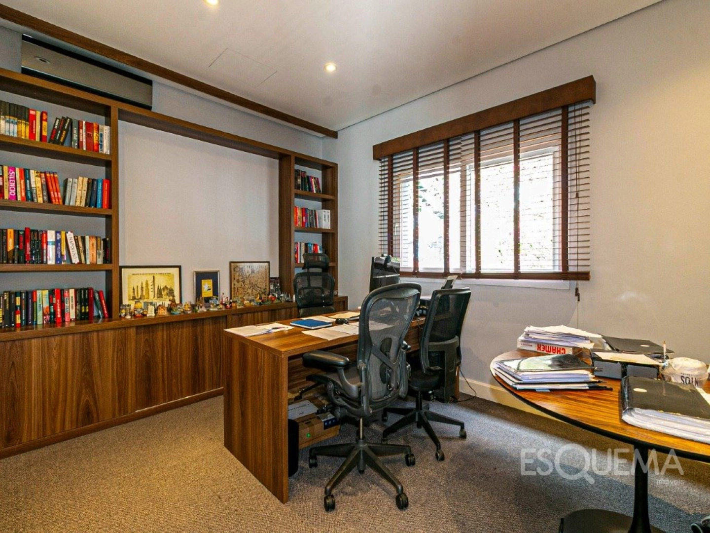 Casa Comercial com arquitetura moderna - Imagem 9