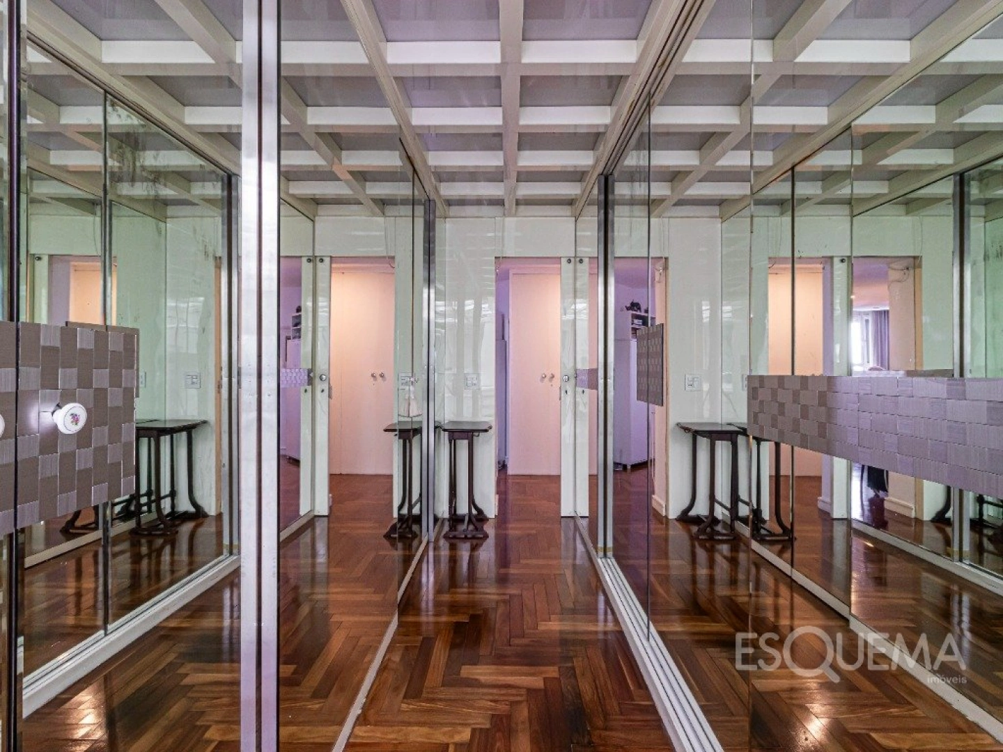 Apartamento com 3 suítes e ampla metragem no Real Parque - Imagem 12
