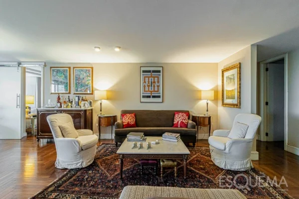 Apartamento com 3 suítes e ampla metragem no Real Parque