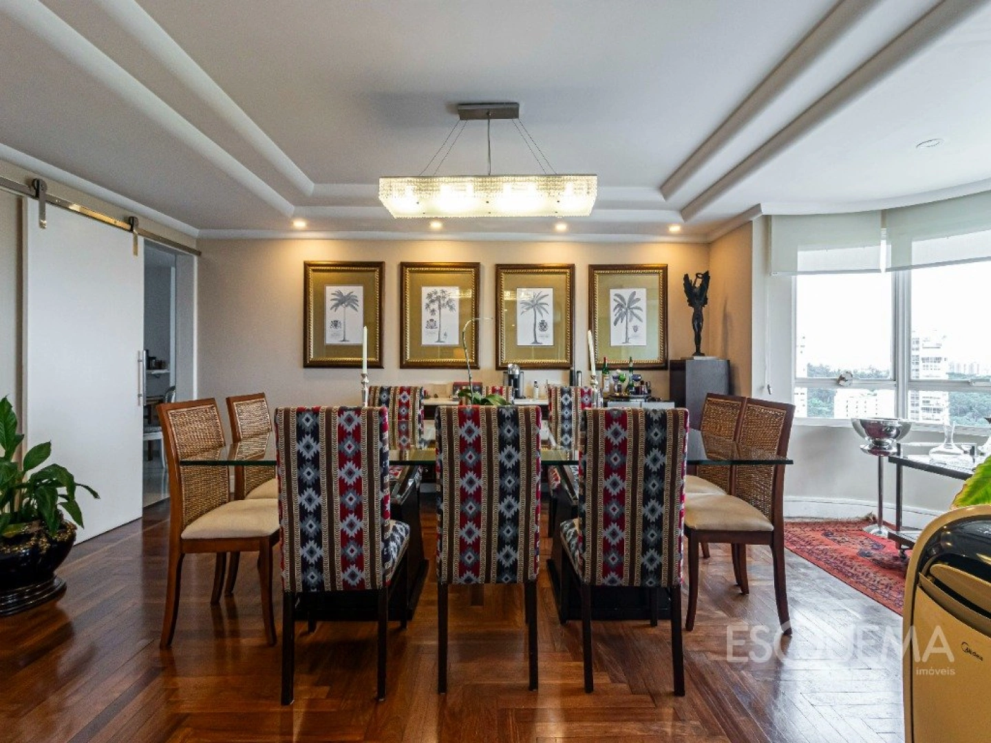 Apartamento com 3 suítes e ampla metragem no Real Parque - Imagem 9