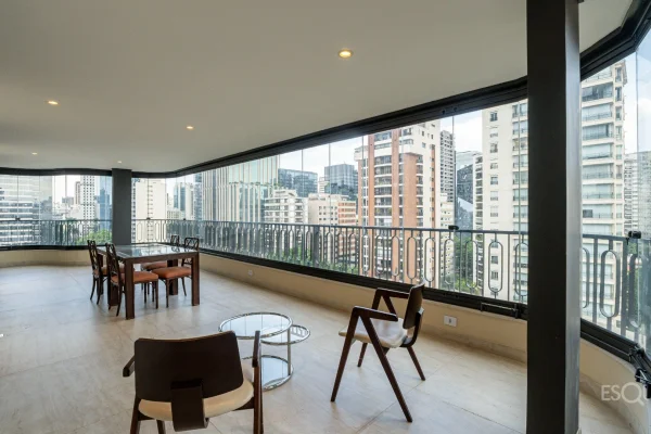 Apartamento com varanda próximo ao Parque do Povo