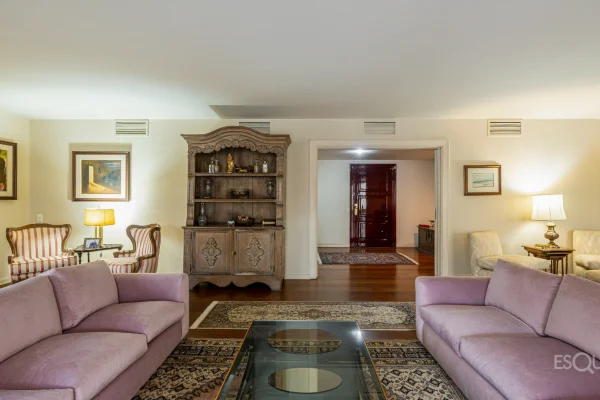 Apartamento com varanda próximo ao Parque do Povo