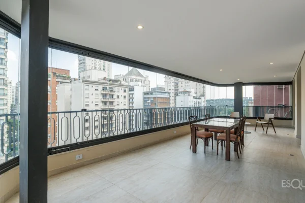 Apartamento com varanda próximo ao Parque do Povo