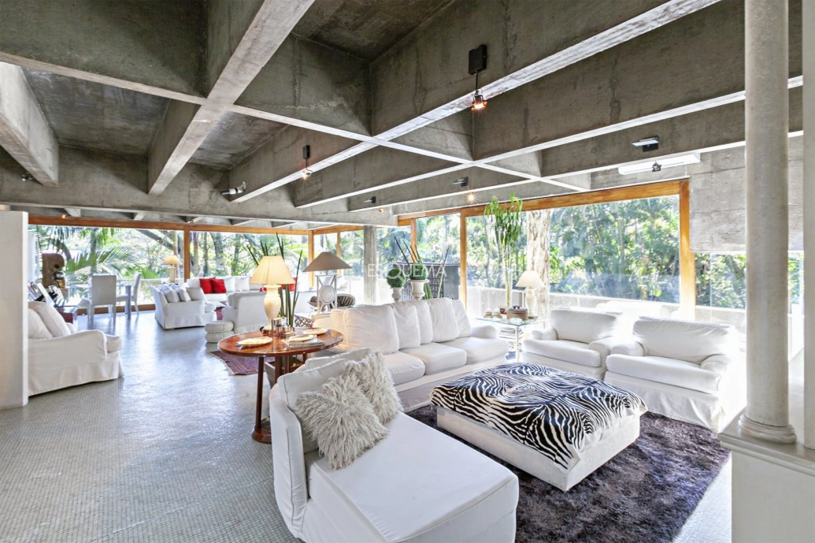 Casa em rua fechada com 2.000 m2 de terreno - Imagem 6