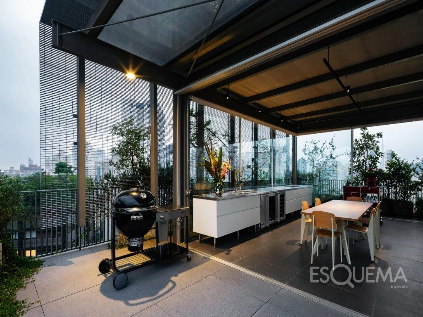 Cobertura com projeto de Isay Weinfeld e vista aberta - Imagem 3