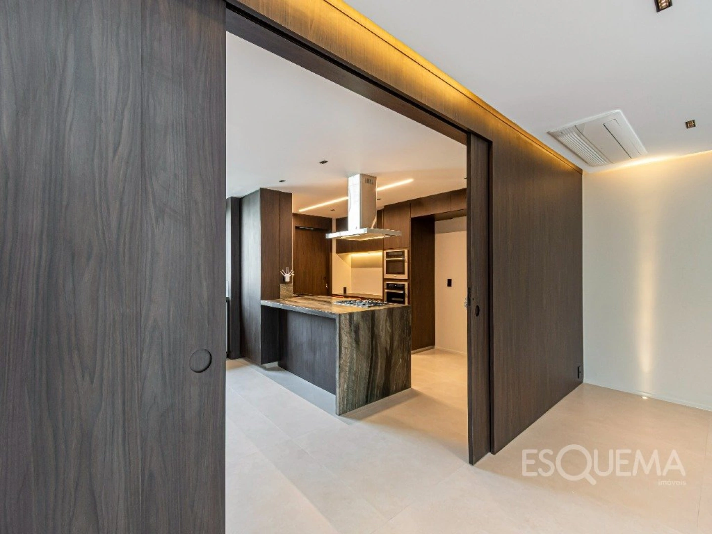 Apartamento reformado a poucos passos do Parque do Povo - Imagem 3