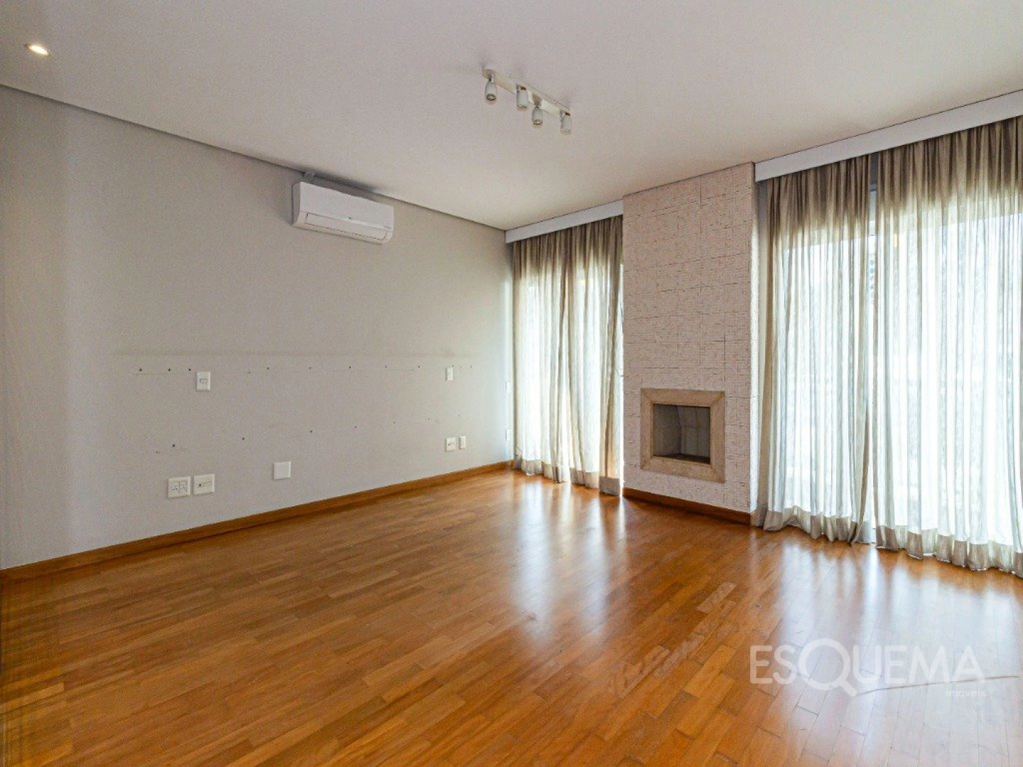 Casa em condomínio com portaria 24 horas - Imagem 10