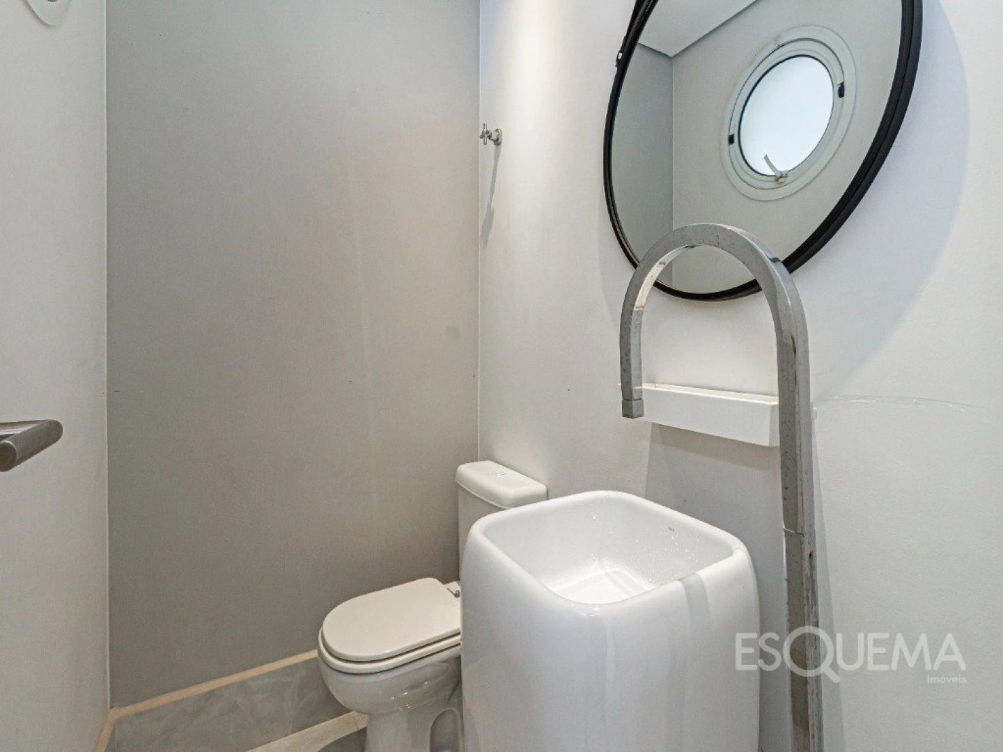 Casa em condomínio com portaria 24 horas - Imagem 7