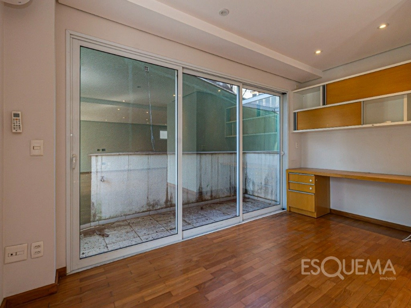 Casa em condomínio com portaria 24 horas - Imagem 9