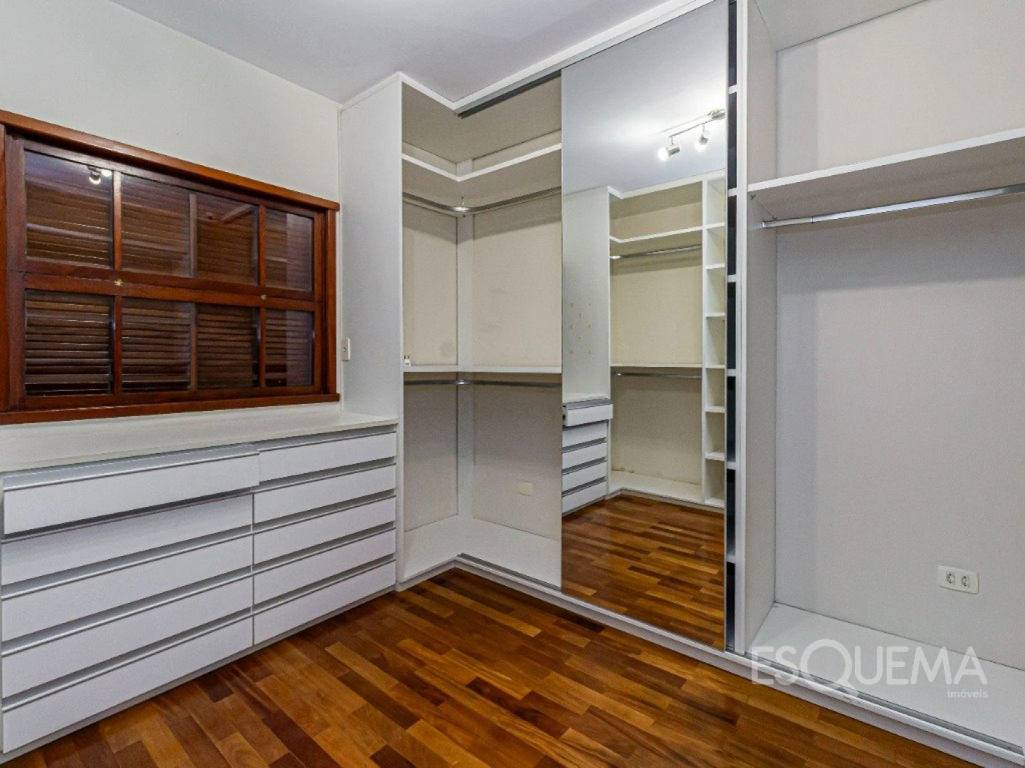 Casa charmosa em rua tranquila - Imagem 14