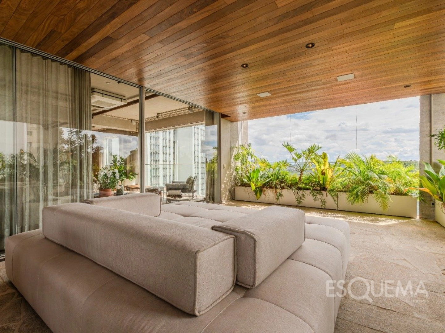 Cobertura com projeto do Studio MK27, no Alto de Pinheiros - Imagem 4
