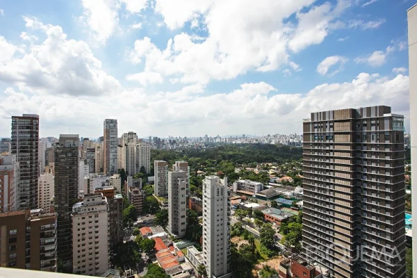 Cobertura à venda em Moema Pássaros
